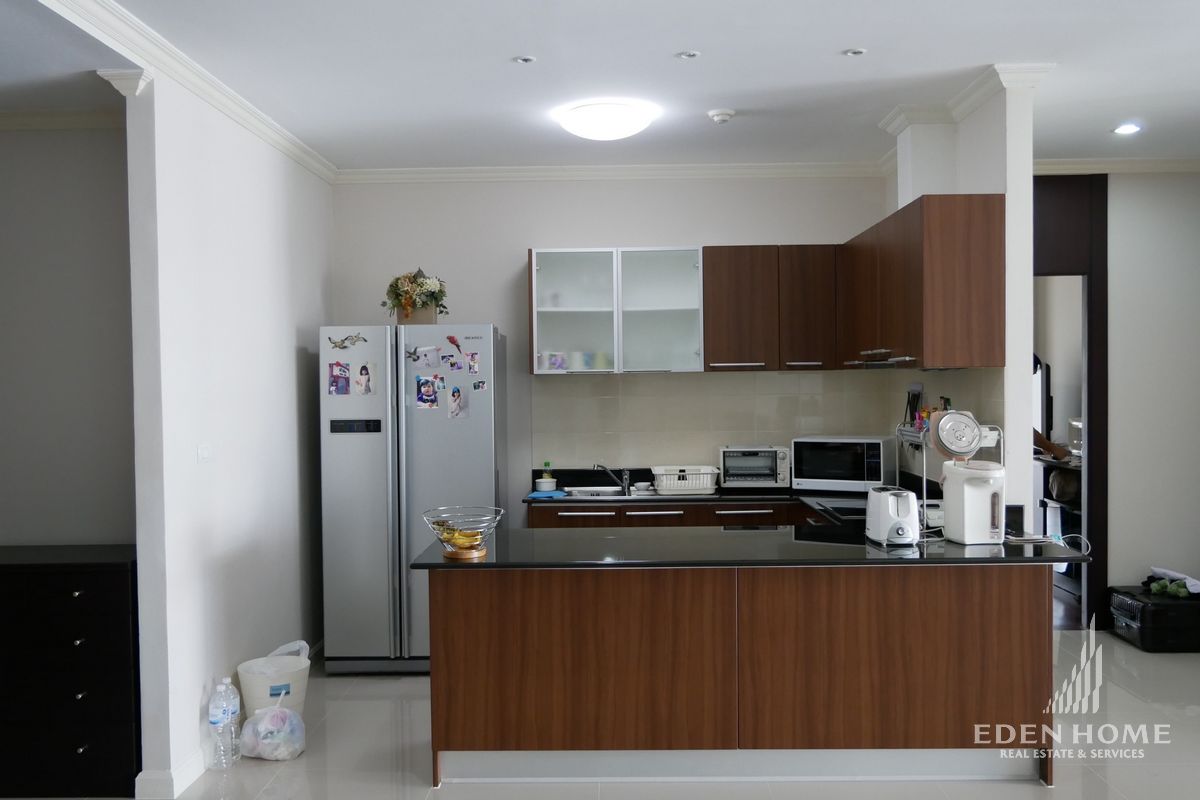 Urgent! A condominium in Kathu for Rent and Sale !!