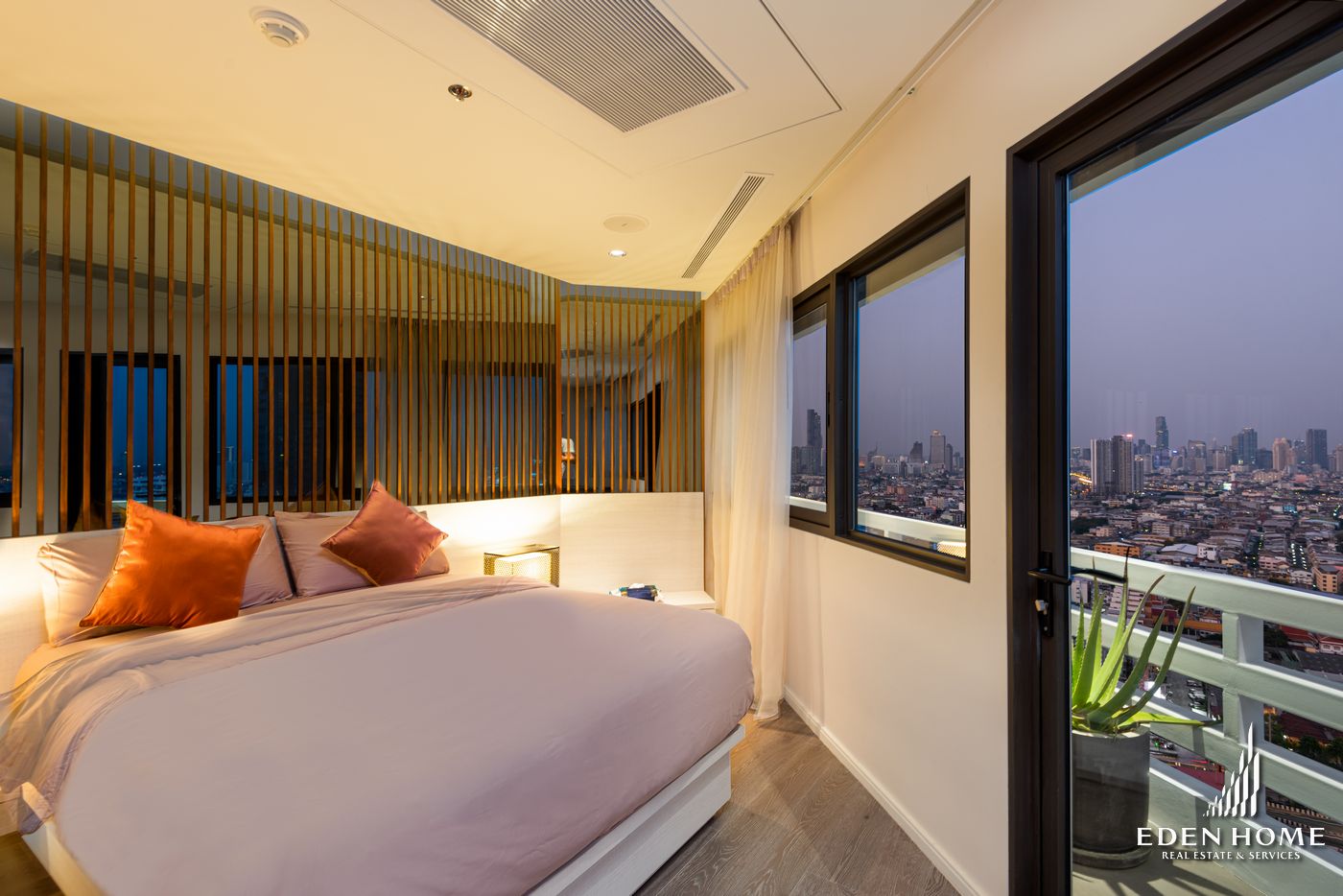 Luxury Condominium near Chao Phraya