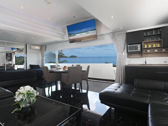 Luxury Sea View condominium in the heart of Patong