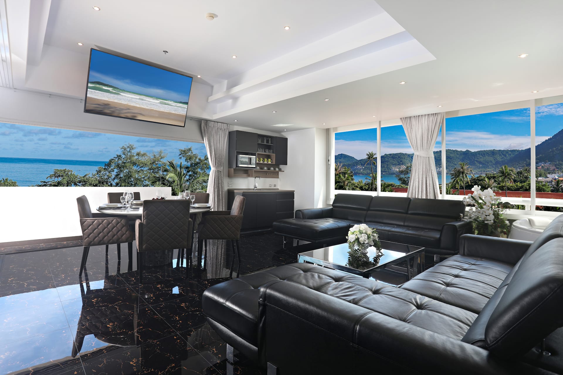 Luxury Sea View condominium in the heart of Patong