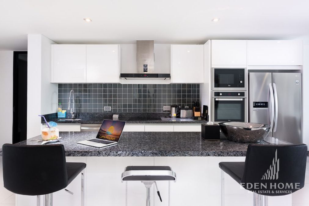 Spacious Sea view condo For Sale!!
