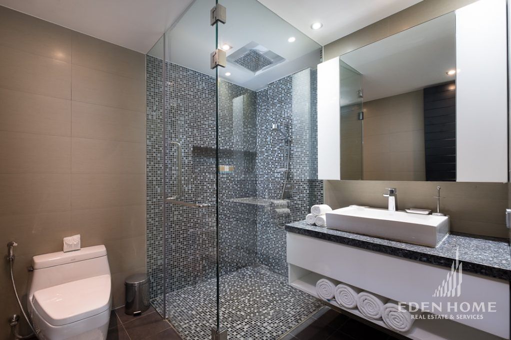 Spacious Sea view condo For Sale!!