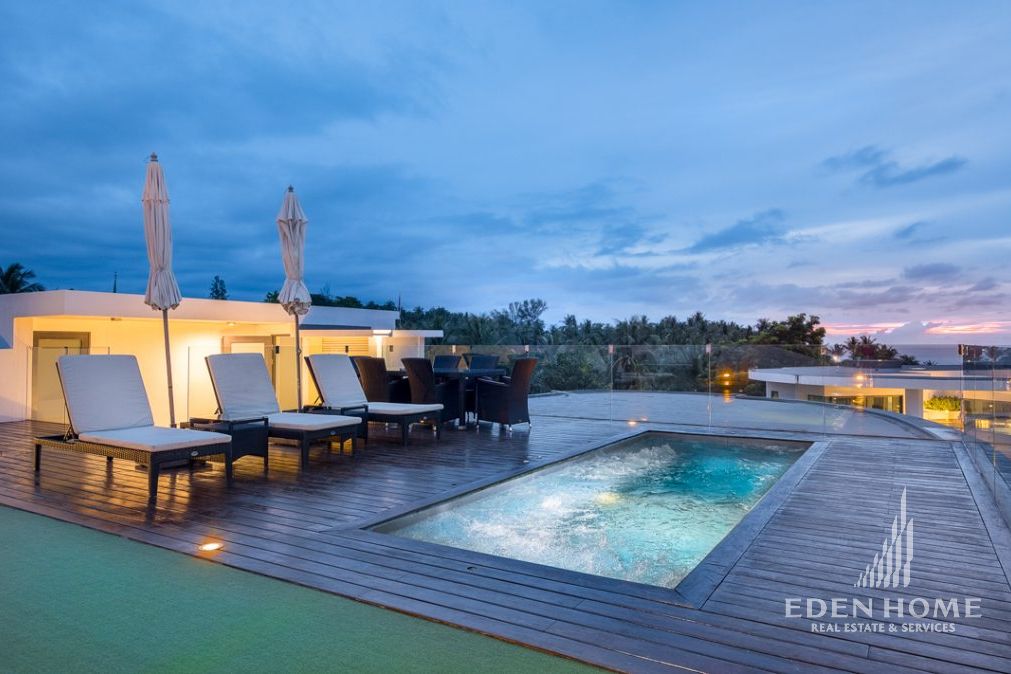 Spacious Sea view condo For Sale!!