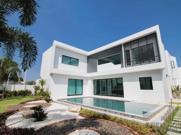 For Rent NOW! Modern pool villa in Koh Keaw