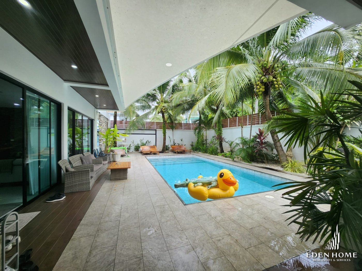 Luxury pool villa for sale!!