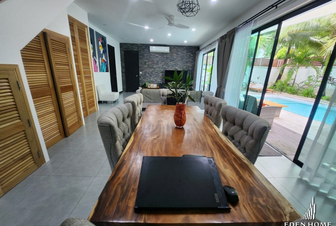 Luxury pool villa for sale!!