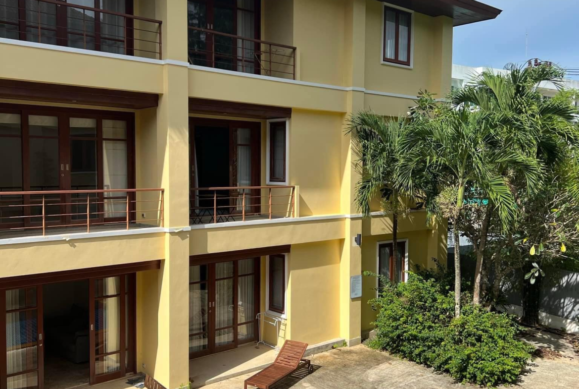 Spacious 2 bedroom Condo in Surin for Rent!!