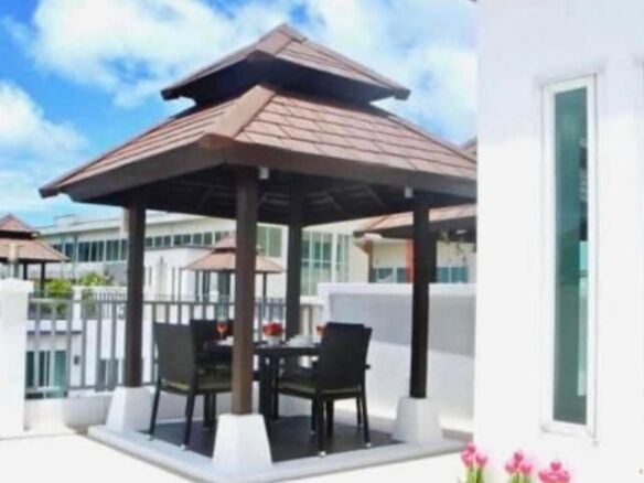 Beautiful townhouse for sale Kamala!!
