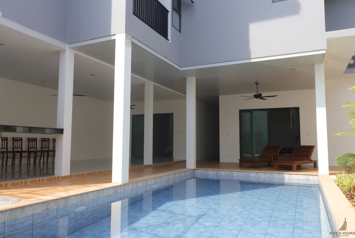 Spacious pool villa for Rent and Sale in Rawai!!