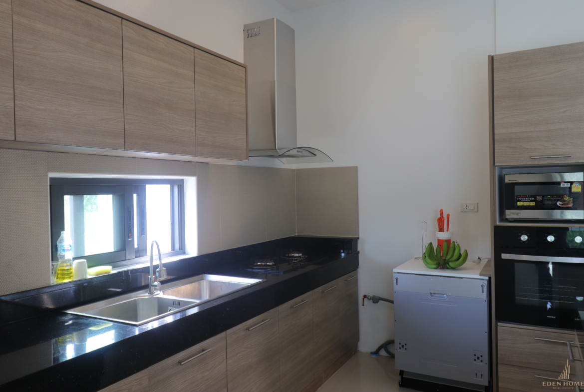 Spacious pool villa for Rent and Sale in Rawai!!
