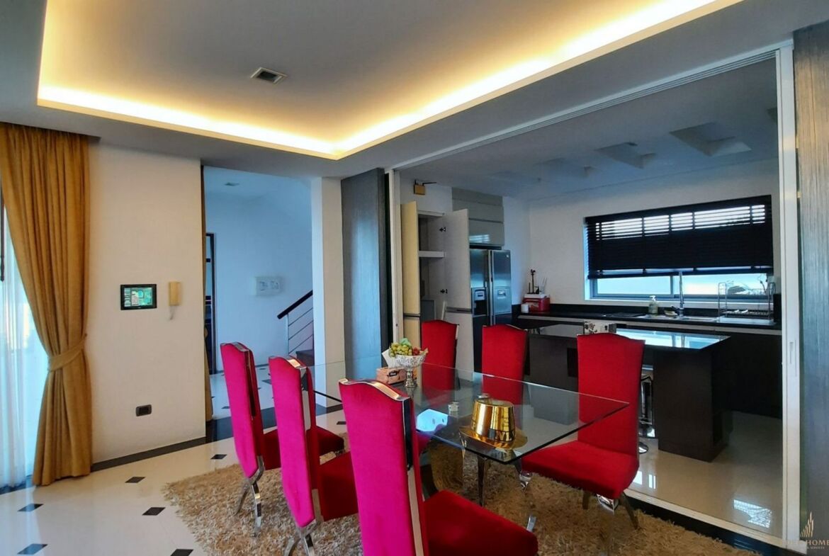 The Stunning villa for sale Chalong!!