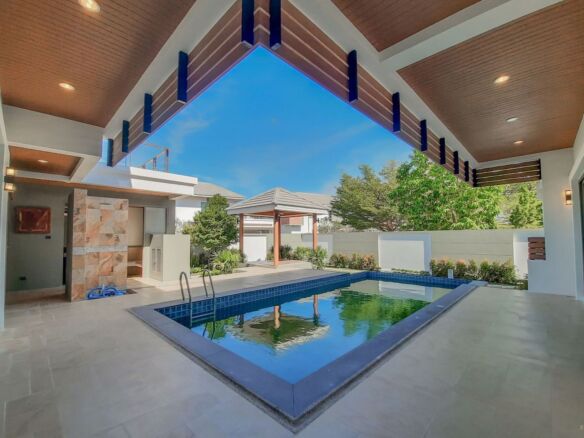 The Stunning villa for sale Chalong!!