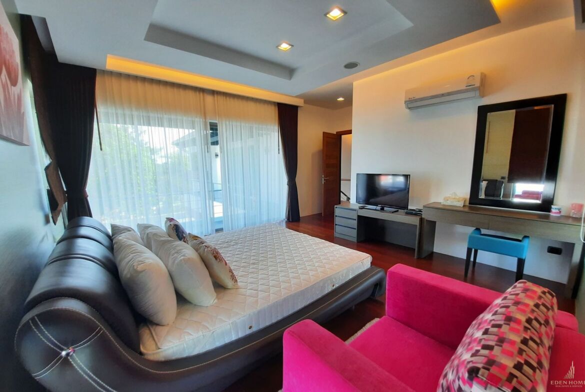The Stunning villa for sale Chalong!!