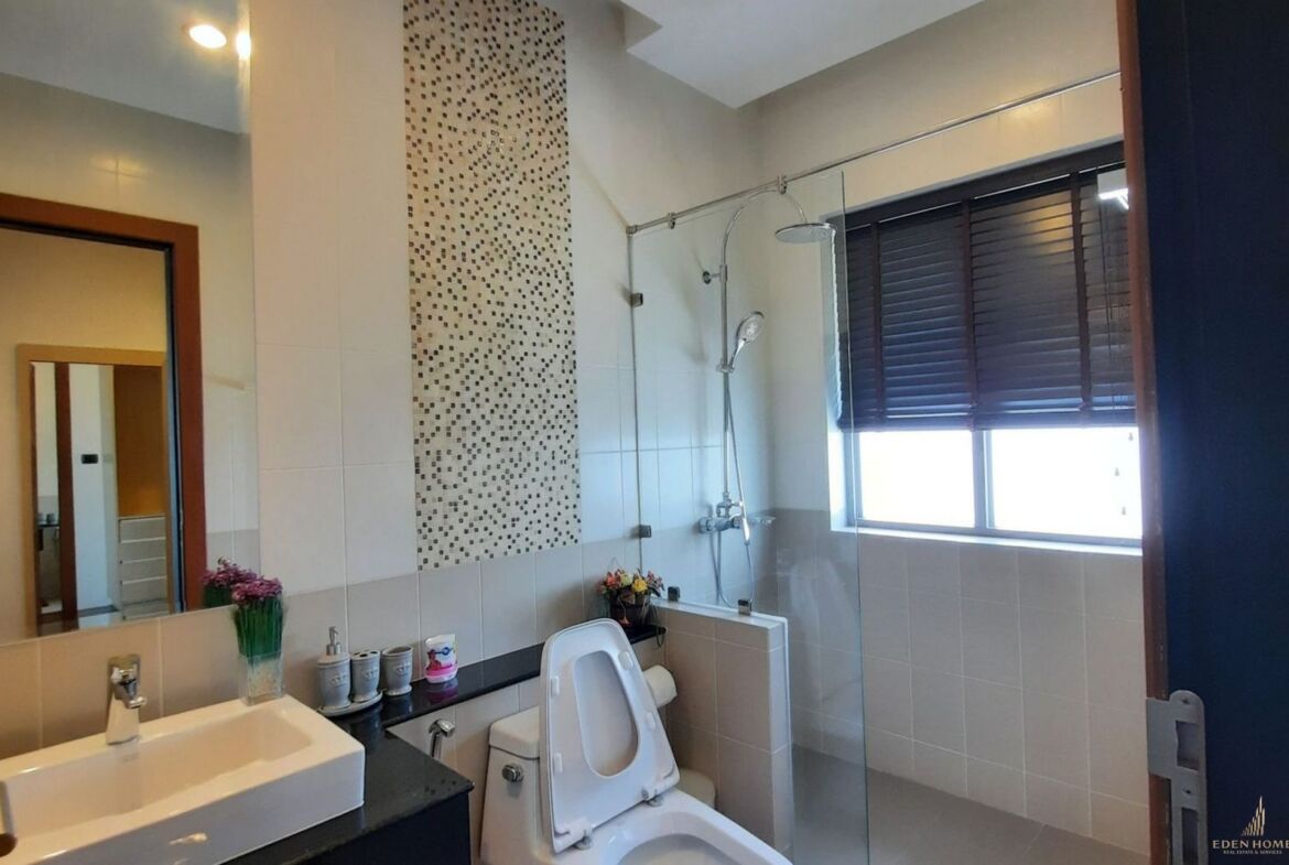 The Stunning villa for sale Chalong!!