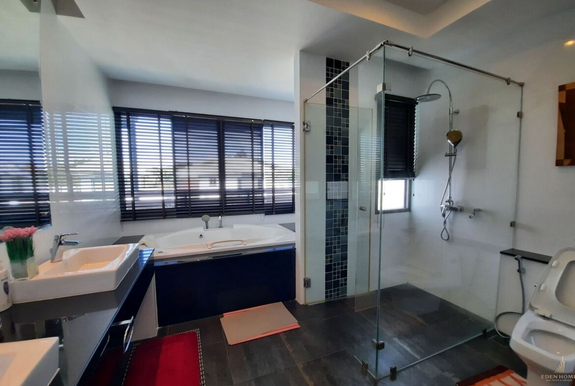 The Stunning villa for sale Chalong!!