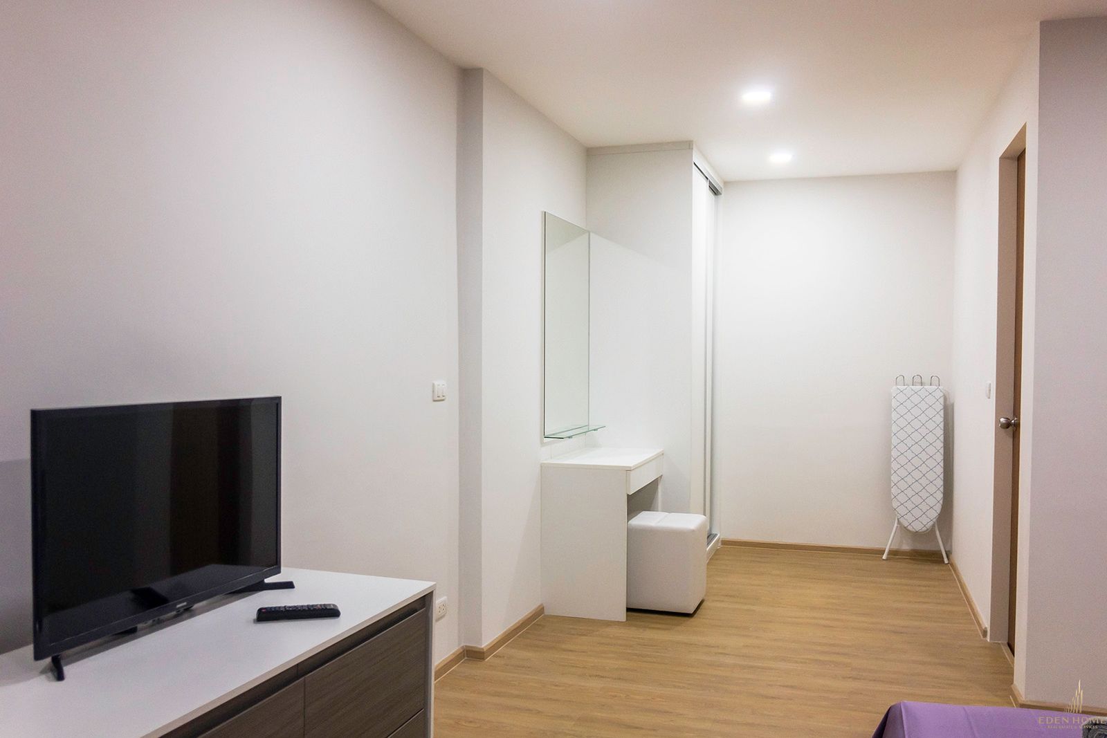 Pristine Condominium in Kata for sale!!