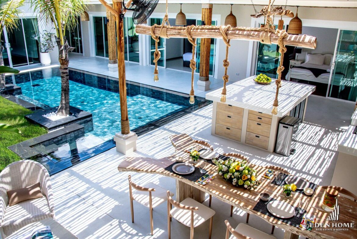 Striking Pool Villa in Rawai For Sale !!!