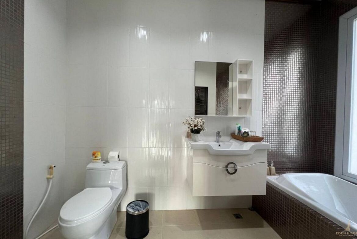 Sanctuary Villa in Kamala for Sale or Rent!!