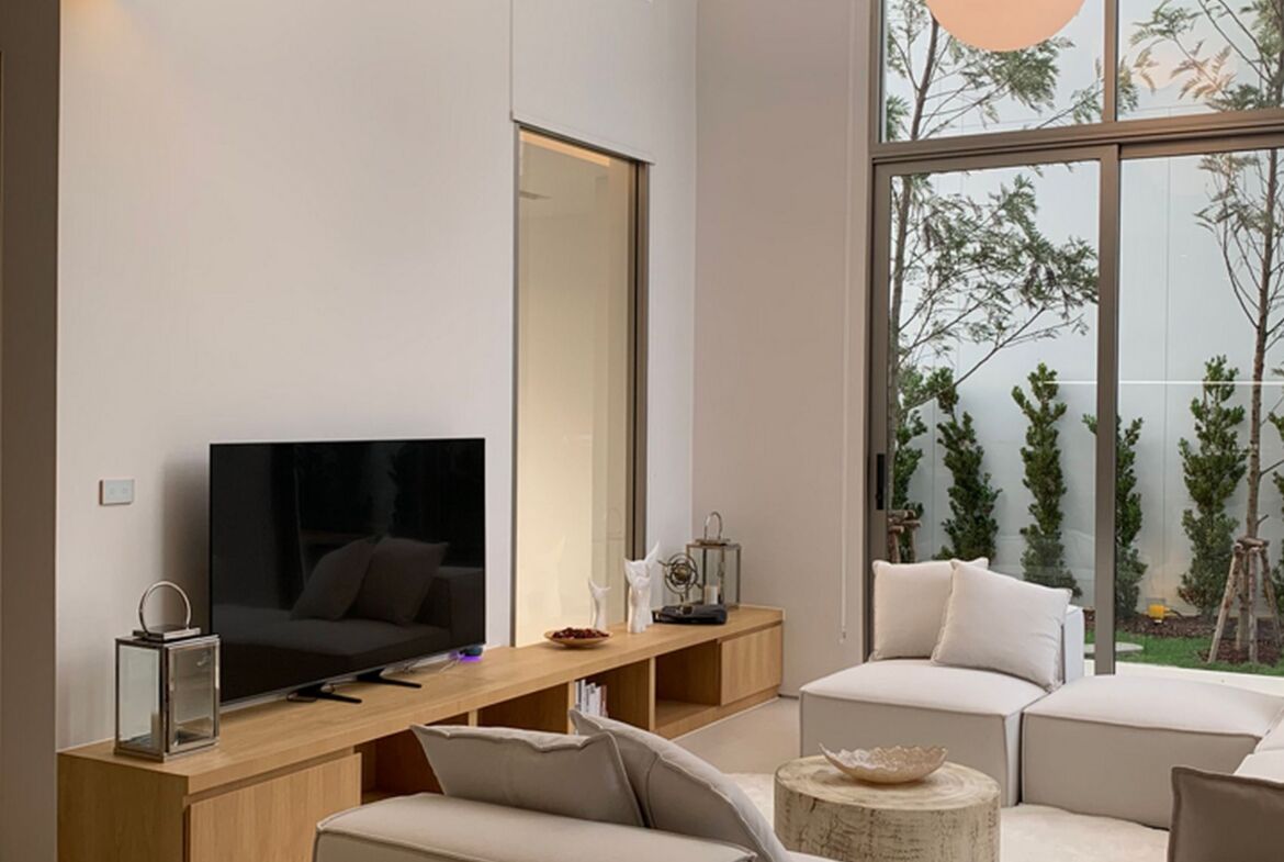 Contemporary villa Available in Bangjo