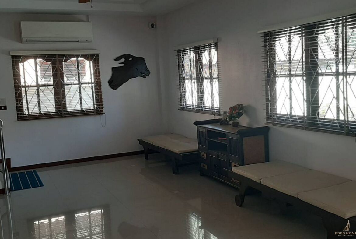 Beautiful House for rent with Swimming pool and Spacious Garden