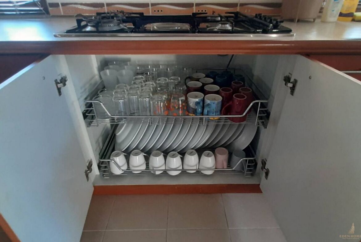 Beautiful House for rent with Swimming pool and Spacious Garden