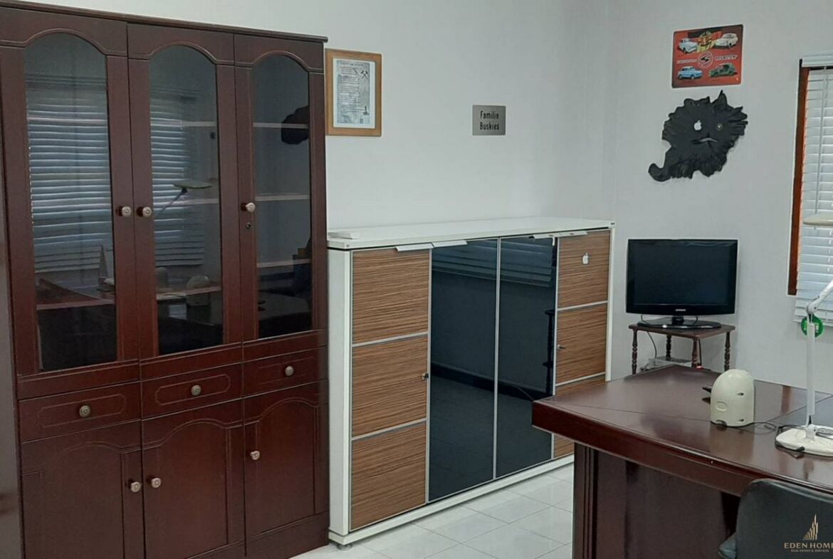 Beautiful House for rent with Swimming pool and Spacious Garden