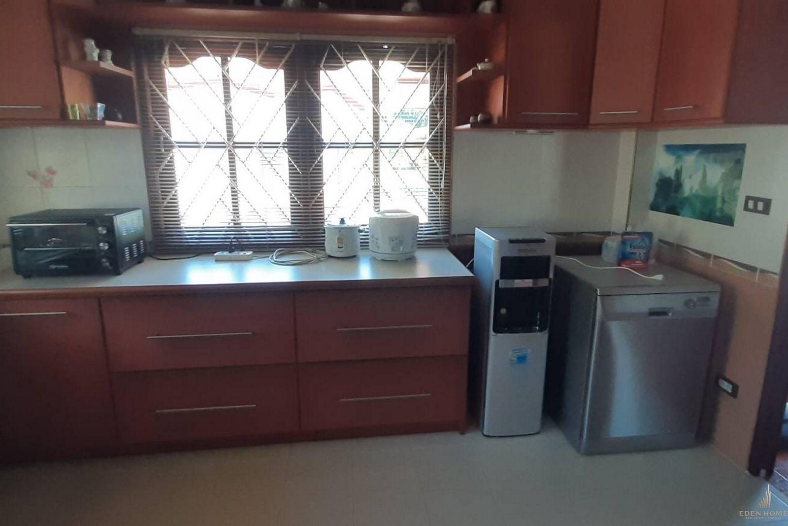 Beautiful House for rent with Swimming pool and Spacious Garden