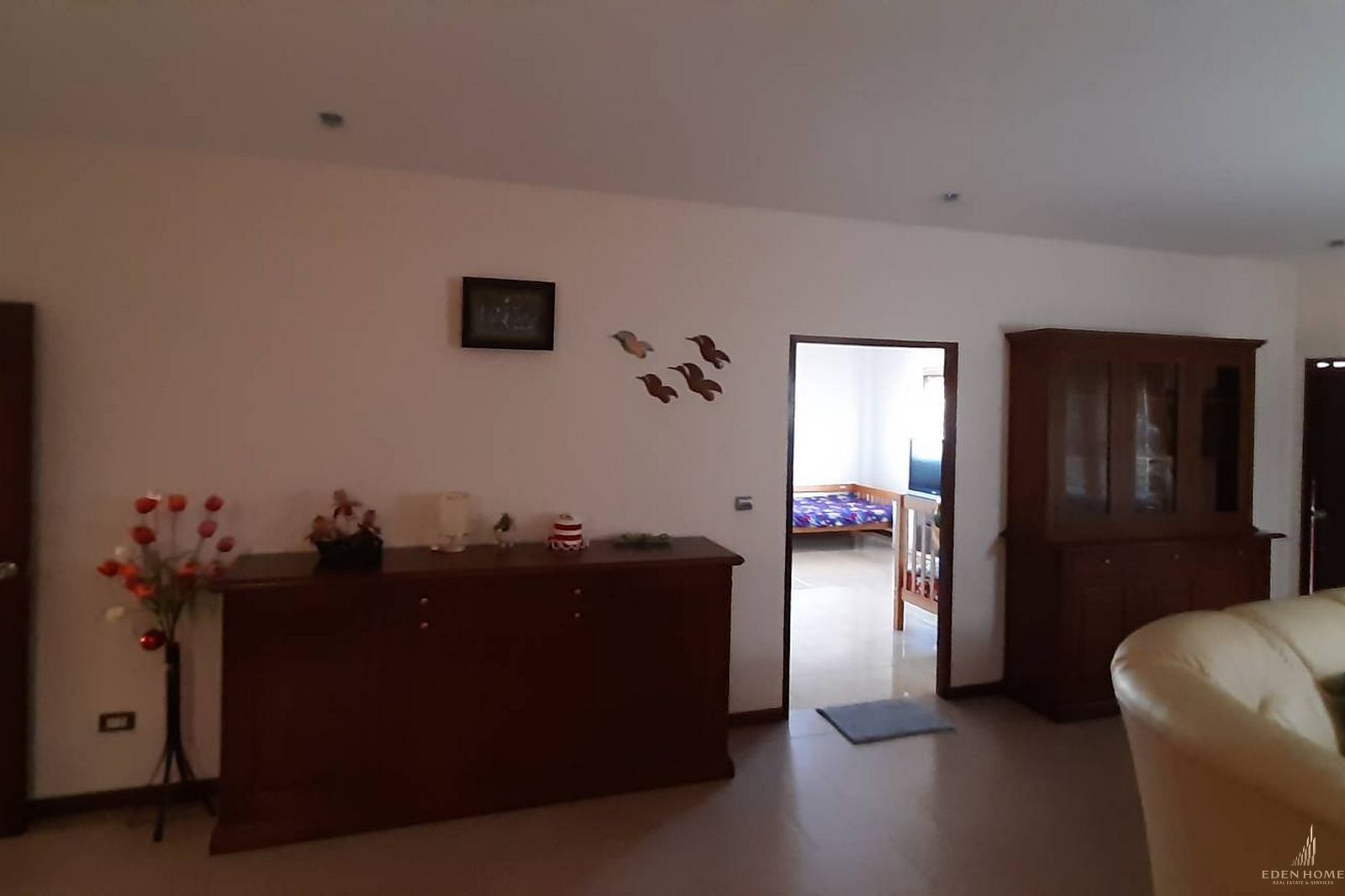 Beautiful House for rent with Swimming pool and Spacious Garden