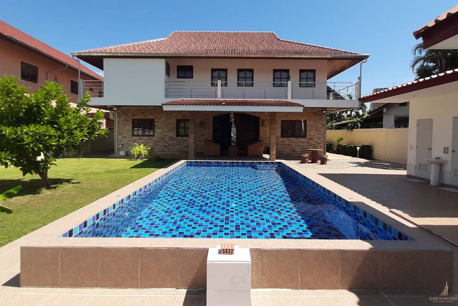 Beautiful House for rent with Swimming pool and Spacious Garden