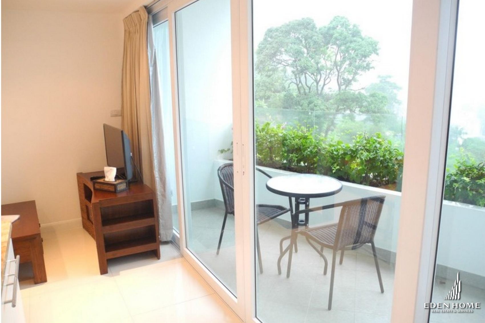 <strong>Spacious Corner One Bedroom Sea View Condo at KATA For SALE !!!</strong>