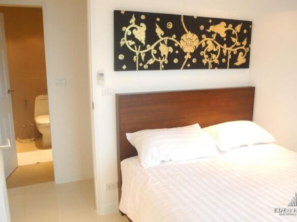 <strong>Spacious Corner One Bedroom Sea View Condo at KATA For SALE !!!</strong>