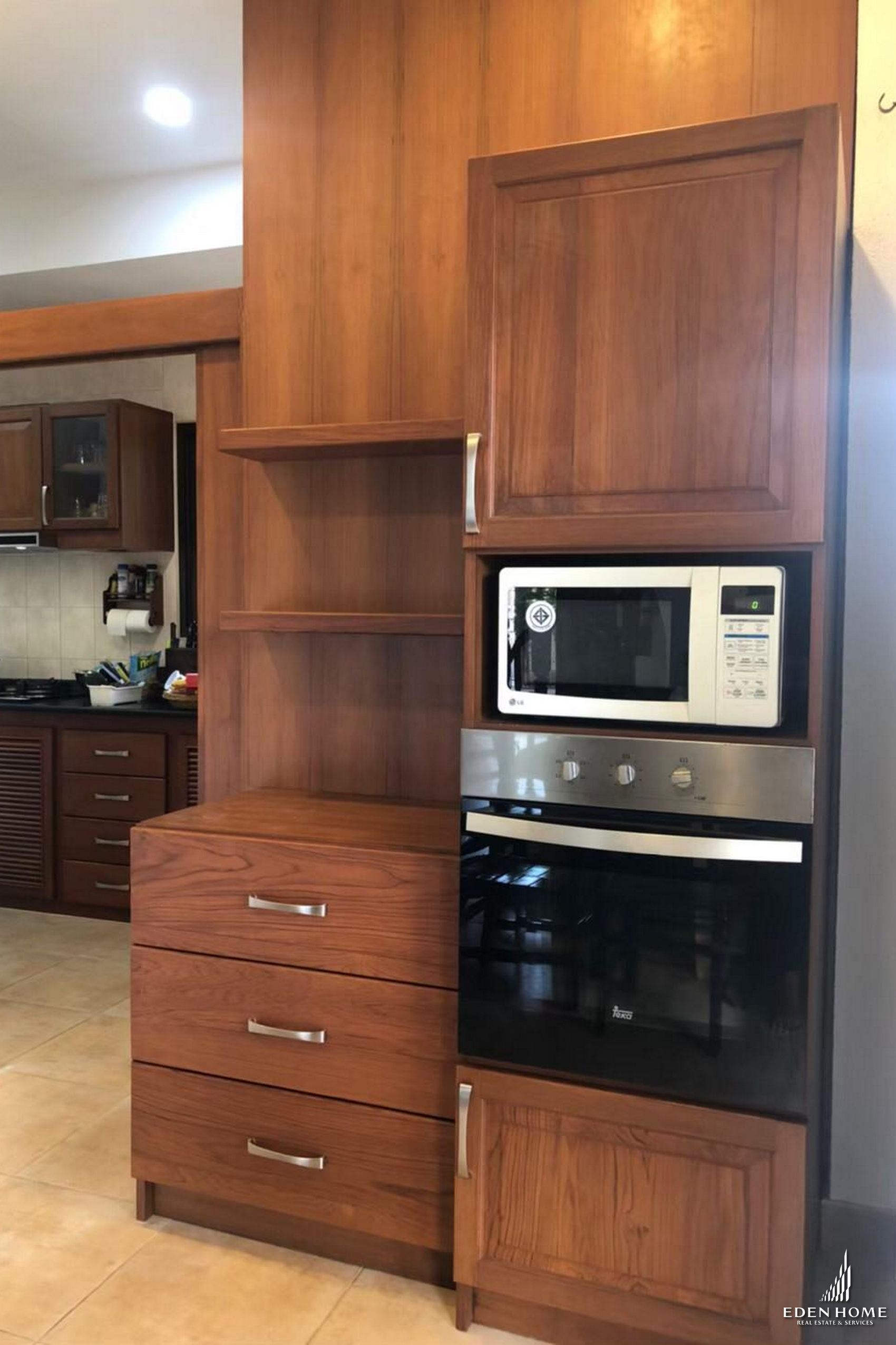Large cozy house for Sale in Kathu !! 