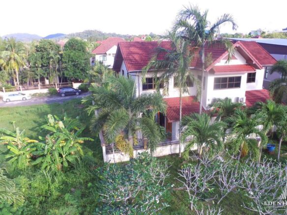 Large cozy house for Sale in Kathu !! 