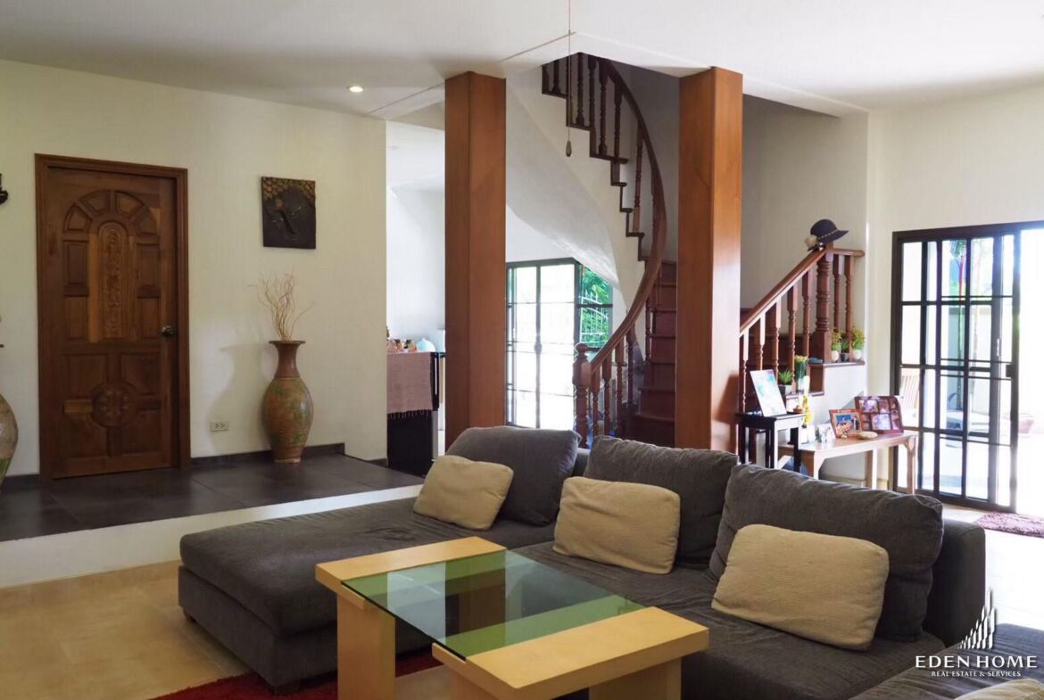Large cozy house for Sale in Kathu !! 