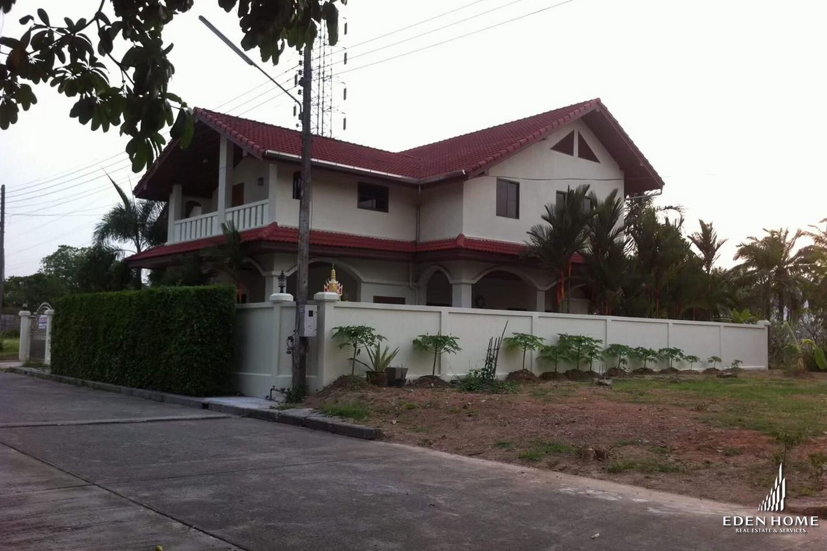 Large cozy house for Sale in Kathu !! 
