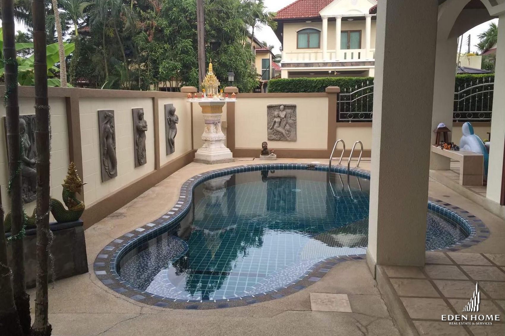 Large cozy house for Sale in Kathu !! 