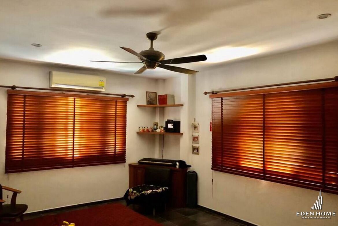 Large cozy house for Sale in Kathu !! 