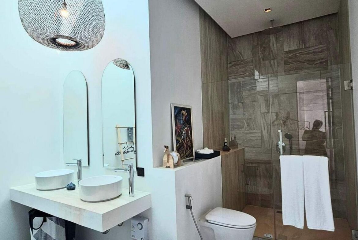 Magnificent Villa in Maikkhao for rent and sale!!!