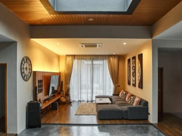 Beautiful Pool Villa in Nai Harn