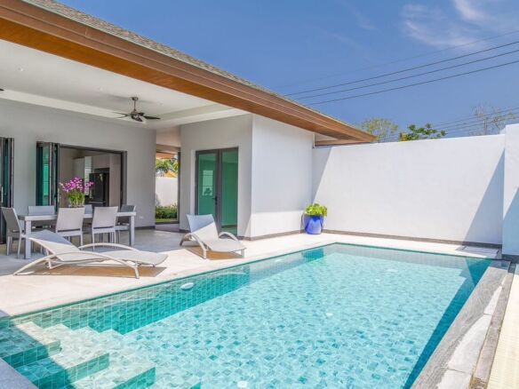 Pristine villa for Sale in Pasak
