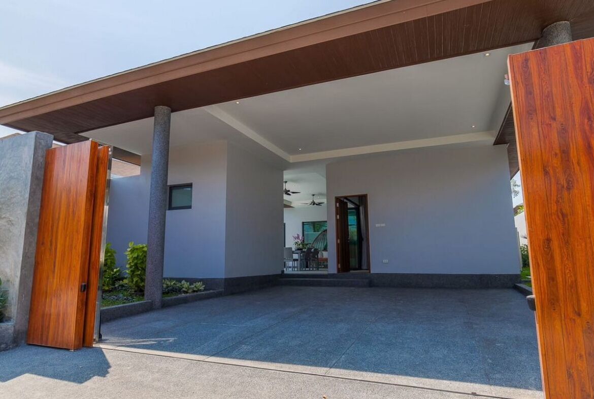 Pristine villa for Sale in Pasak