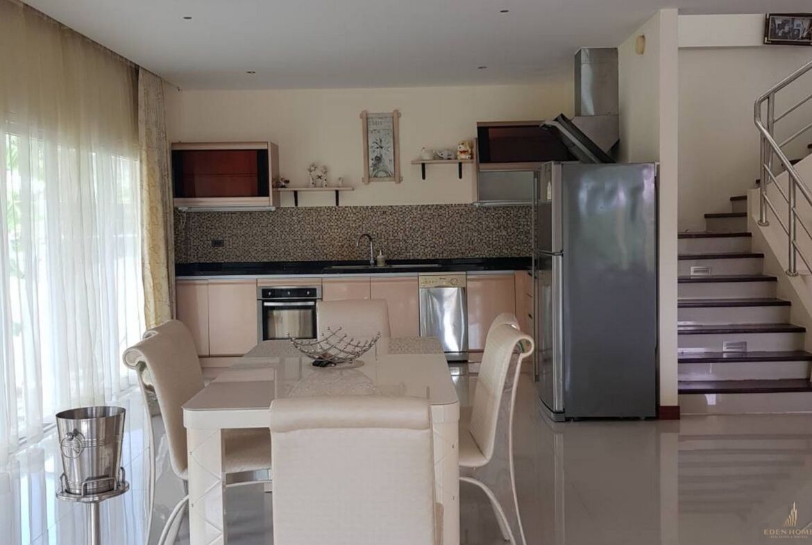 Grand Pool Villa available for rent in Rawai