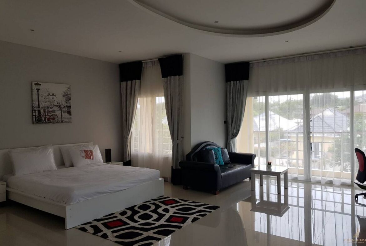 Grand Pool Villa available for rent in Rawai