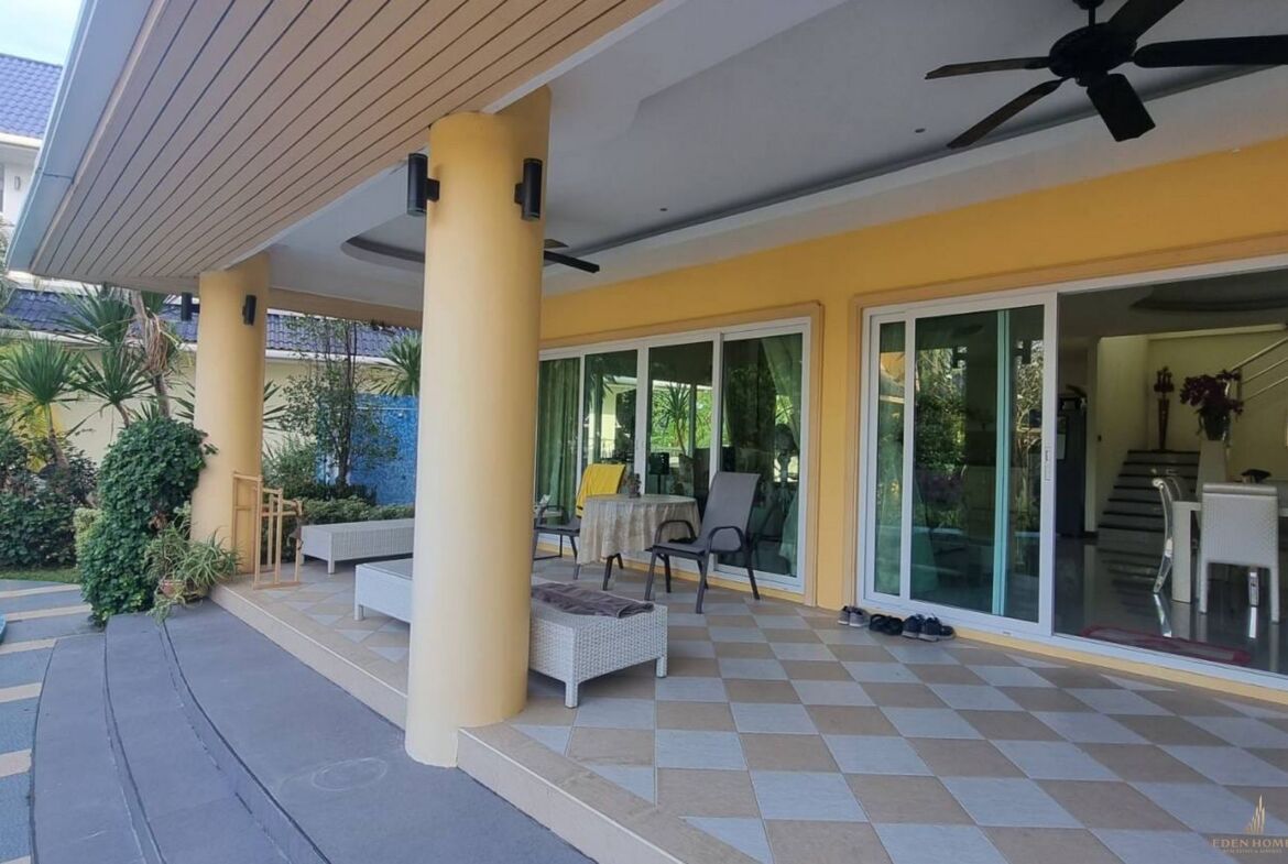 Grand Pool Villa available for rent in Rawai