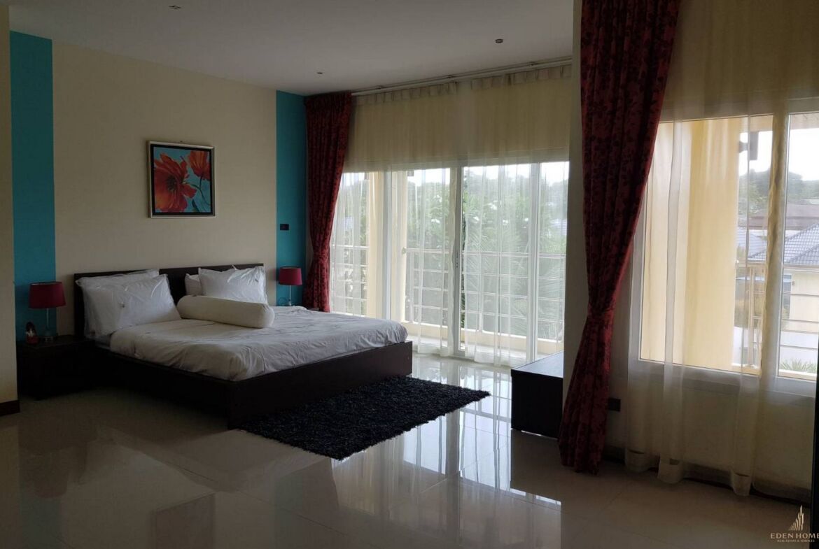 Grand Pool Villa available for rent in Rawai