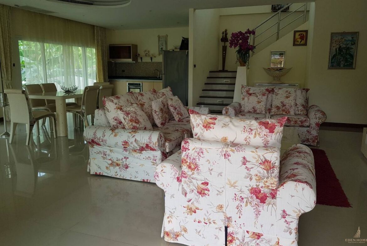 Grand Pool Villa available for rent in Rawai