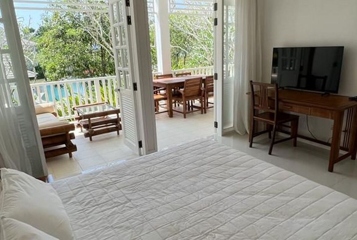 Cozy and Spacious Apartment in Layan Beach