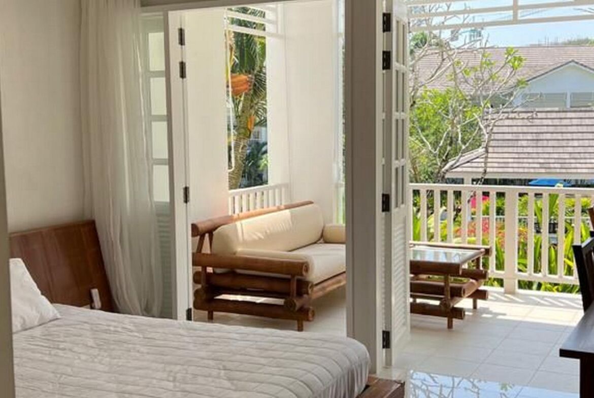 Cozy and Spacious Apartment in Layan Beach