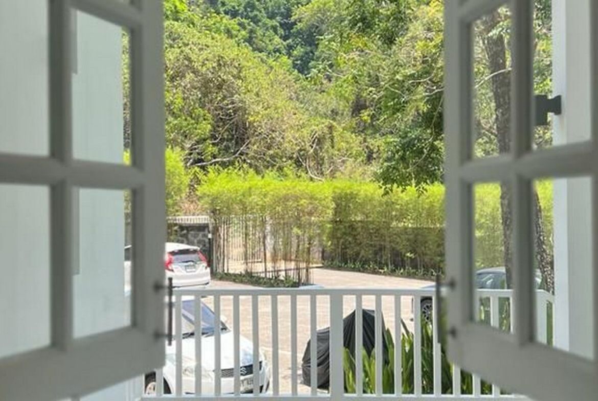 Cozy and Spacious Apartment in Layan Beach
