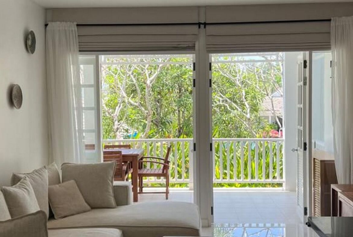 Cozy and Spacious Apartment in Layan Beach